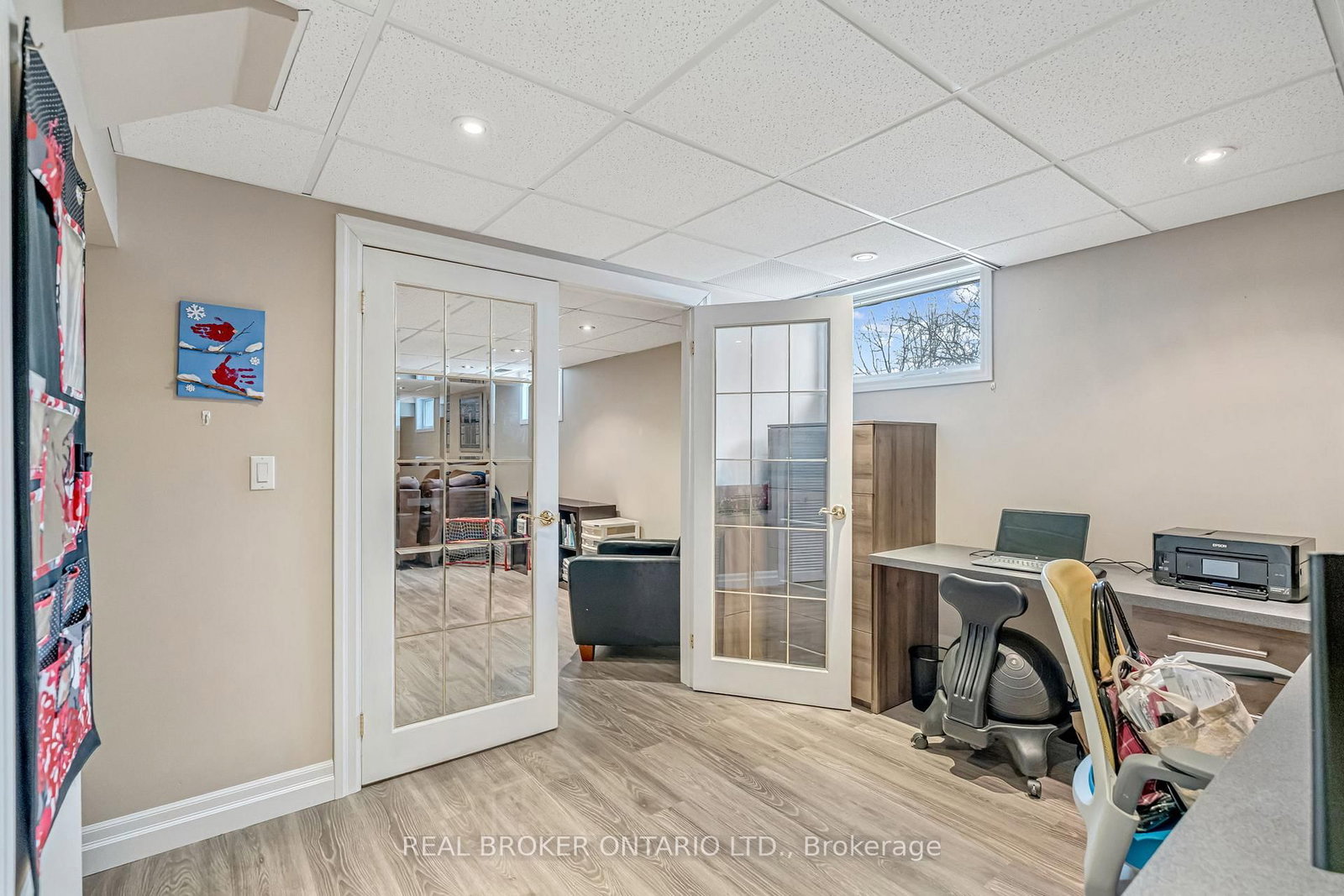 Detached House for sale at 30 Carl Crescent, Hamilton, Ontario, L8B 0G5 - Waterdown - MLS: X12847574