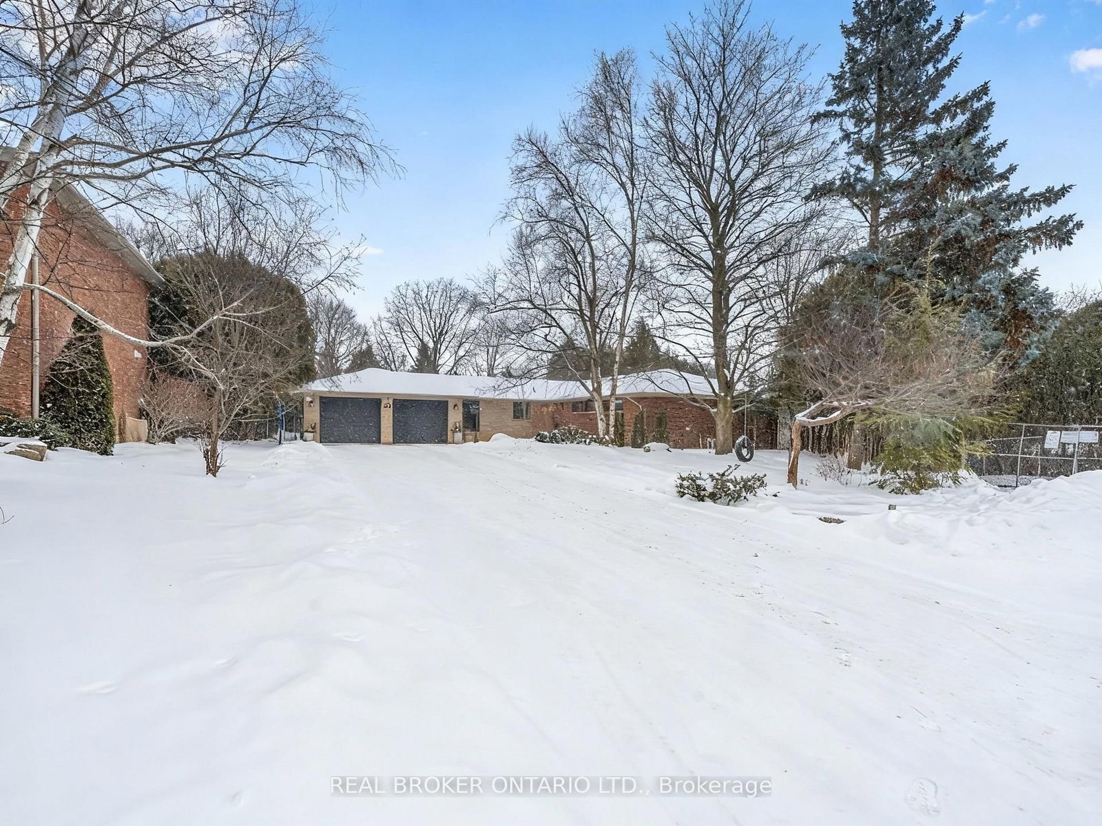 Detached House for sale at 30 Carl Crescent, Hamilton, Ontario, L8B 0G5 - Waterdown - MLS: X12847574