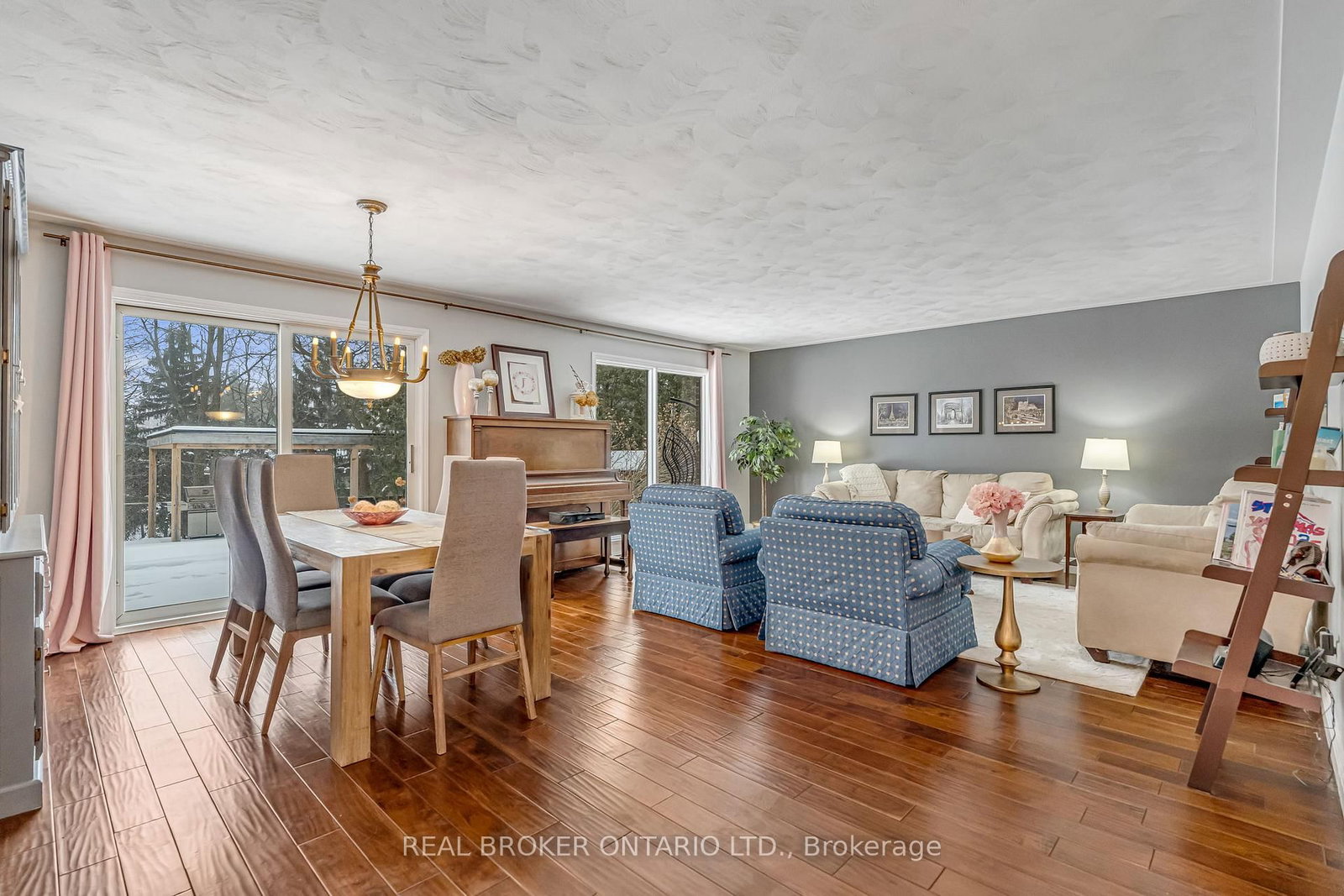 Detached House for sale at 30 Carl Crescent, Hamilton, Ontario, L8B 0G5 - Waterdown - MLS: X12847574