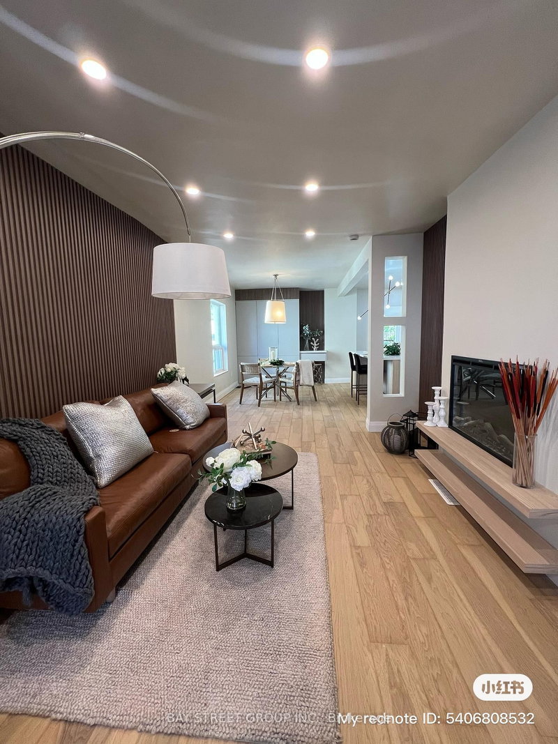 396 Emerald St N, Hamilton, L8L 5L9 | Image 2