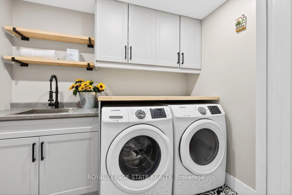 Detached House for sale at 117 Monarch Street, Welland, Ontario, L3C 0E6 - Prince Charles - MLS: X12847712