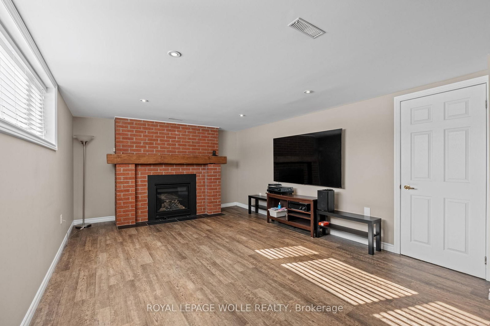 Detached House for sale at 218 ARRIS Crescent, West Perth, Ontario, N0K 1N0 - Mitchell - MLS: X12847742