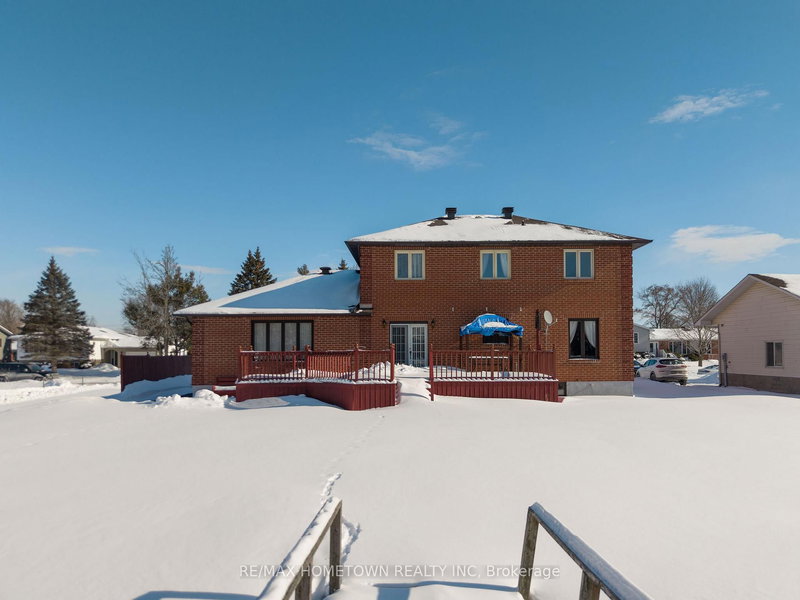 12 Fairholme Dr, South Dundas, K0C 1X0 | Image 2