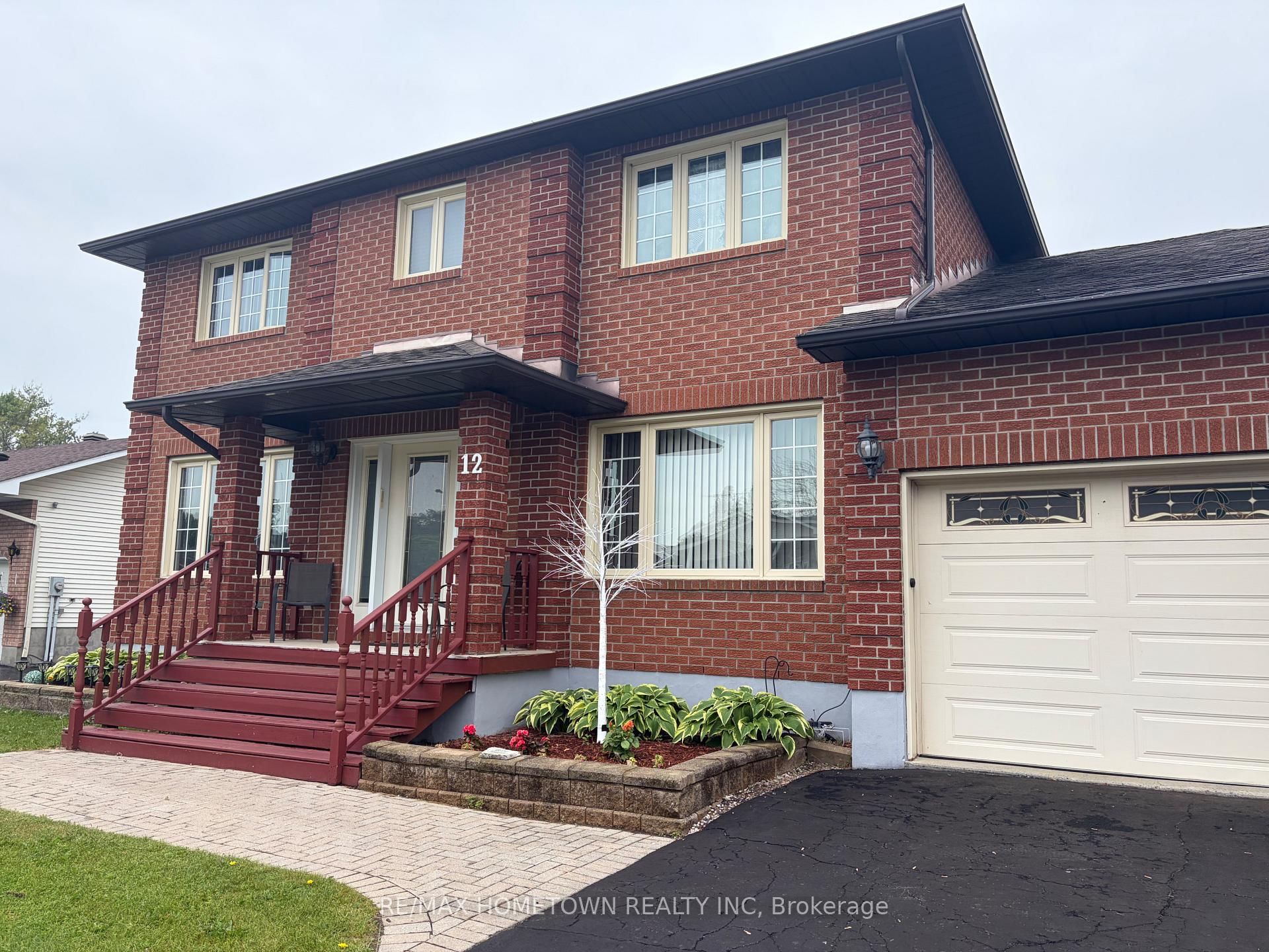 12 Fairholme Drive