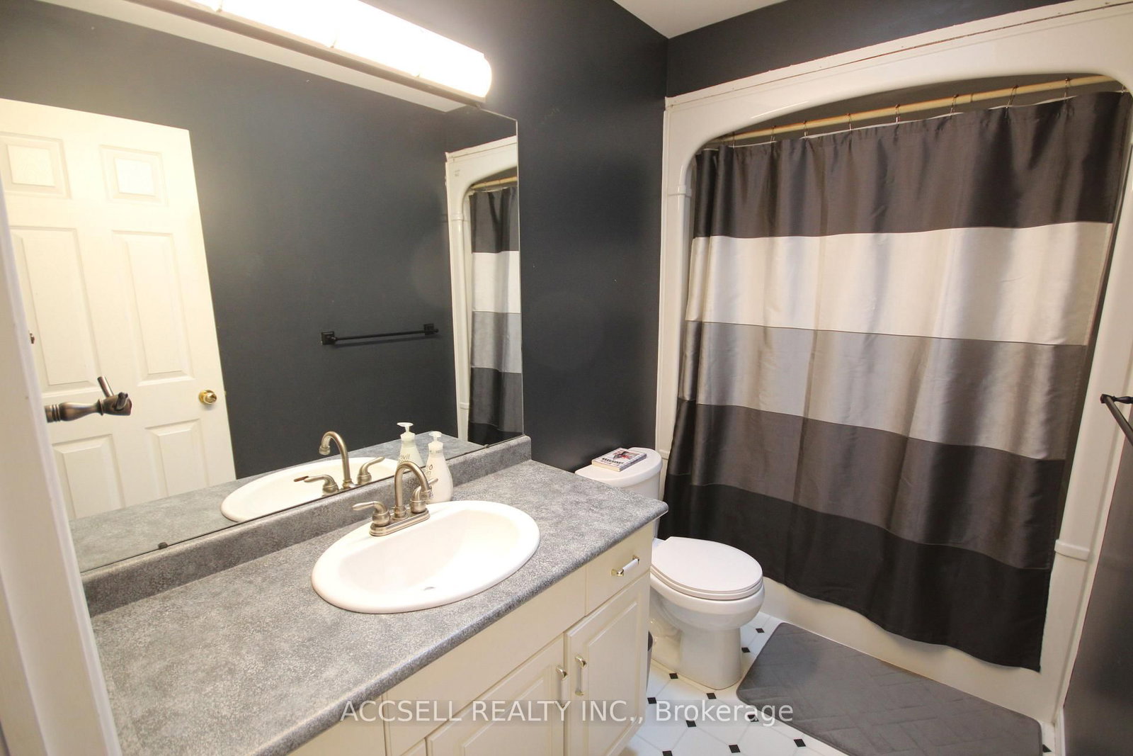 Detached House for sale at 635 Highview Drive, St. Thomas, Ontario, N5R 5E7 - St. Thomas - MLS: X12847770