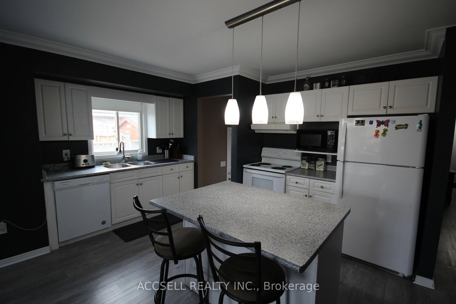 Detached House for sale at 635 Highview Drive, St. Thomas, Ontario, N5R 5E7 - St. Thomas - MLS: X12847770