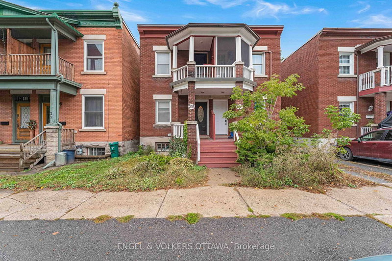 home for lease on 293 York Street