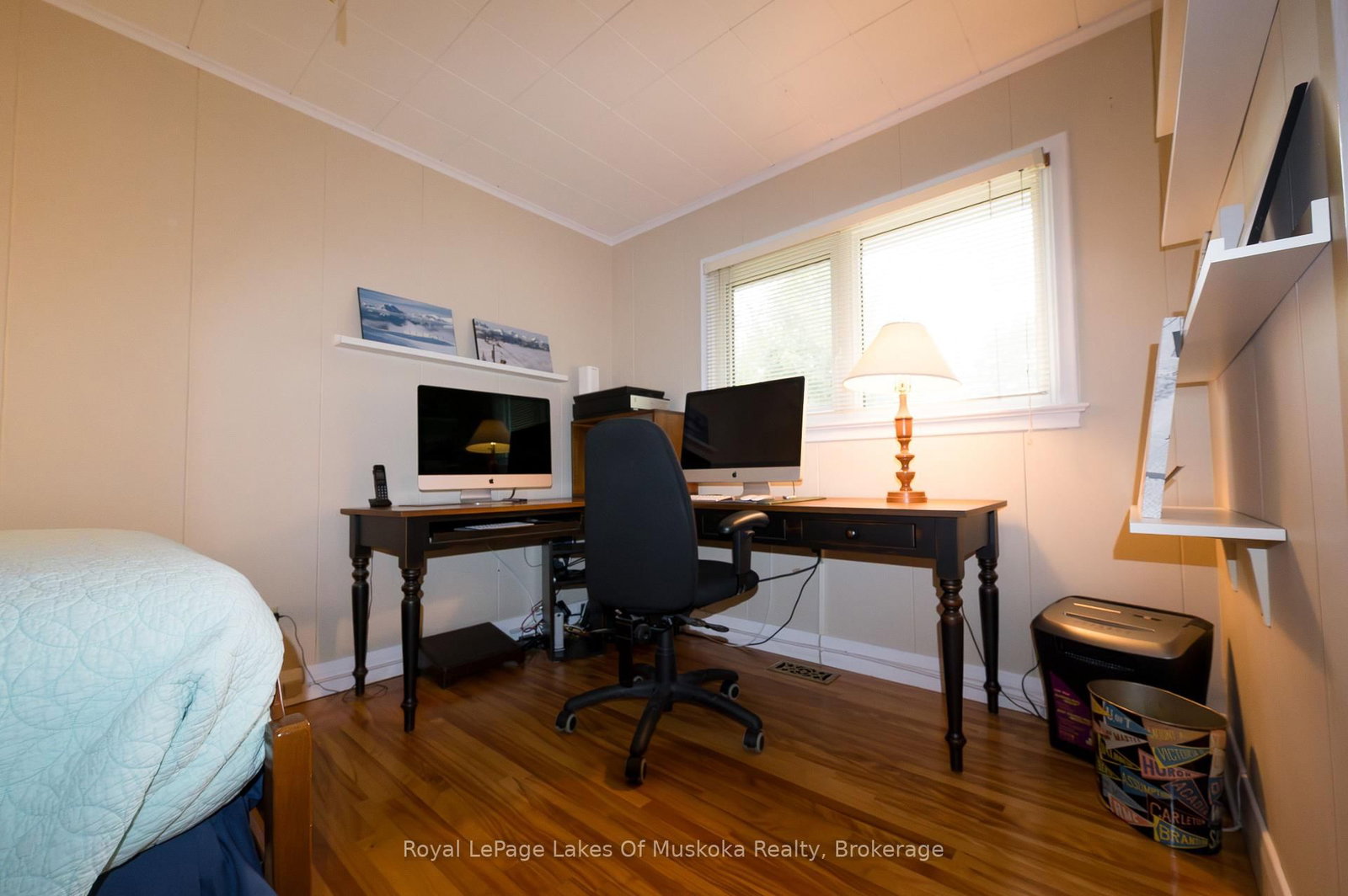 Detached House for sale at 574 Ravenscliffe Road, Huntsville, Ontario, P1H 1N5 - Chaffey - MLS: X12847850