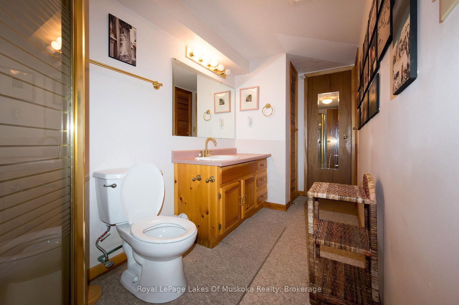 Detached House for sale at 574 Ravenscliffe Road, Huntsville, Ontario, P1H 1N5 - Chaffey - MLS: X12847850