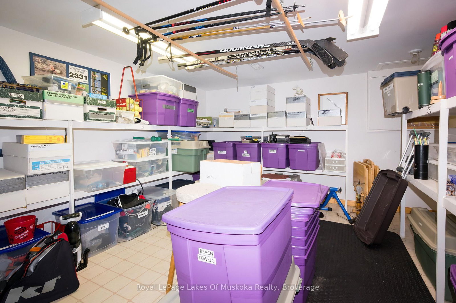 Detached House for sale at 574 Ravenscliffe Road, Huntsville, Ontario, P1H 1N5 - Chaffey - MLS: X12847850