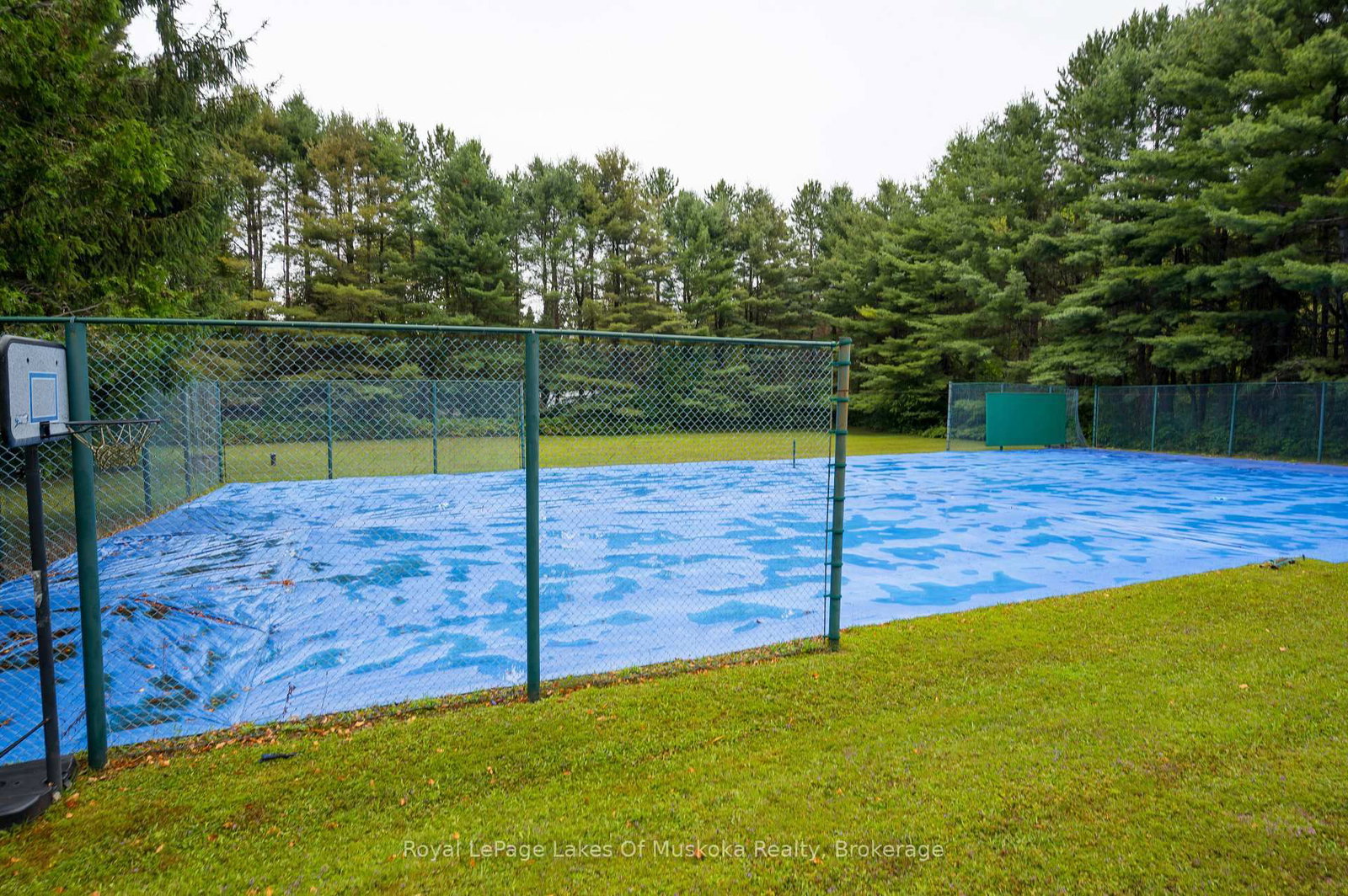 Detached House for sale at 574 Ravenscliffe Road, Huntsville, Ontario, P1H 1N5 - Chaffey - MLS: X12847850