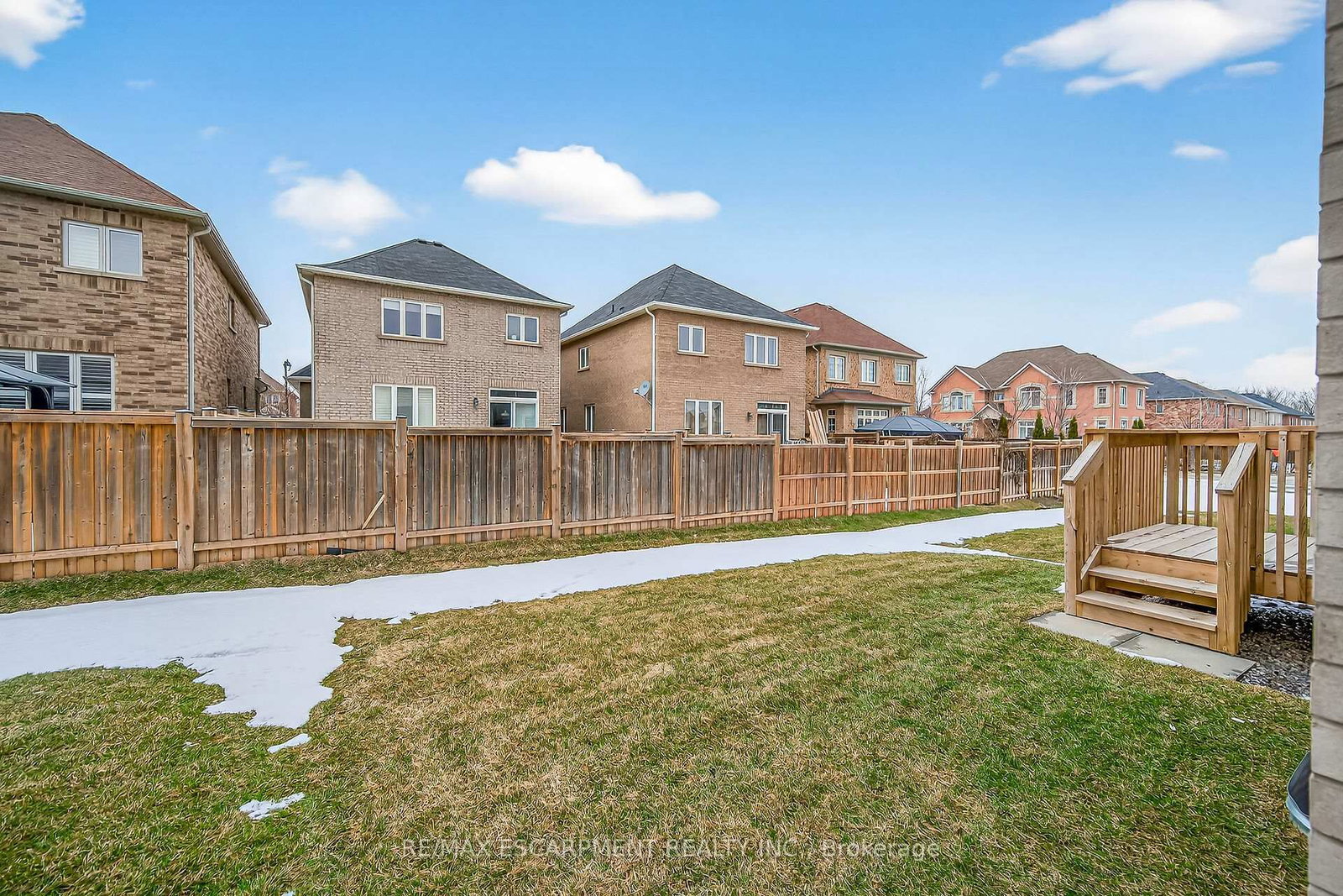 Detached House for sale at 12 Shady Oaks Trail, Hamilton, Ontario, L9B 0E9 - Sheldon - MLS: X12848002