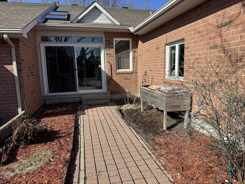 10 Quinterra Crt, Ottawa, K1V 0W6 | Image 2