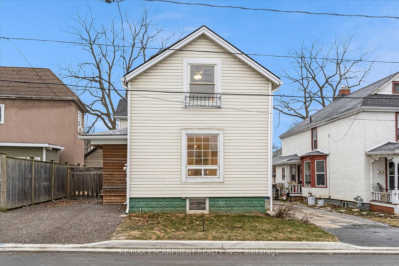 11 Albina St, Welland, L3C 1P2 | Image 3