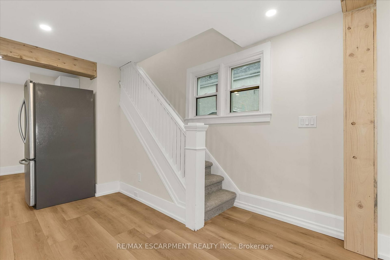 Detached House for sale at 11 Albina Street, Welland, Ontario, L3C 1P2 - Broadway - MLS: X12848098