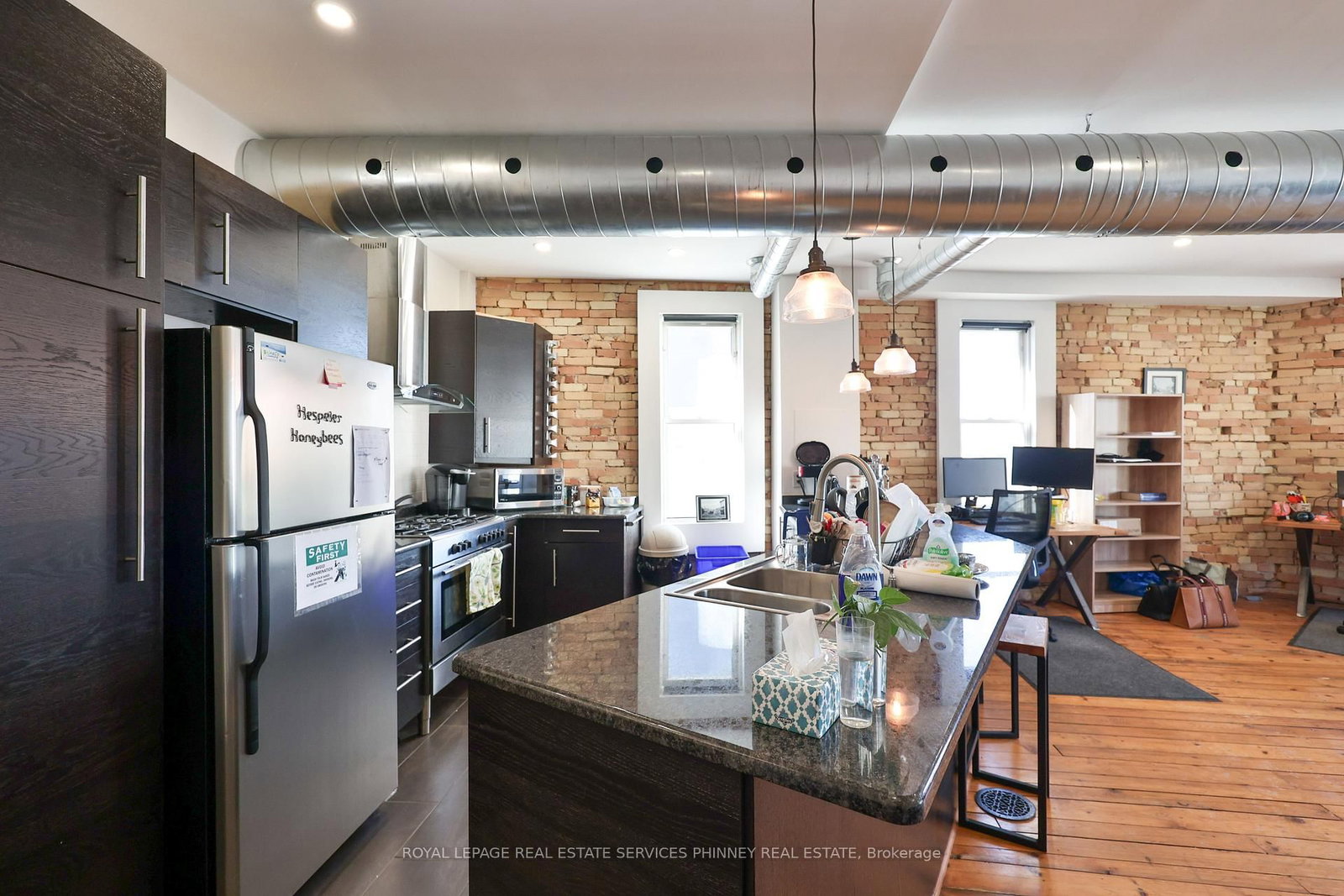 2 Queen Street E - Photo 10