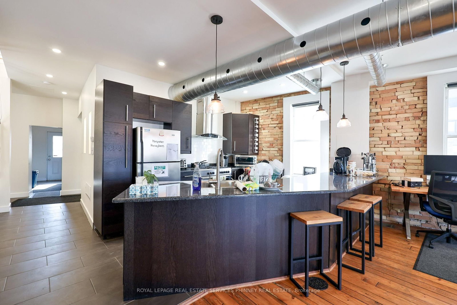 2 Queen Street E - Photo 11