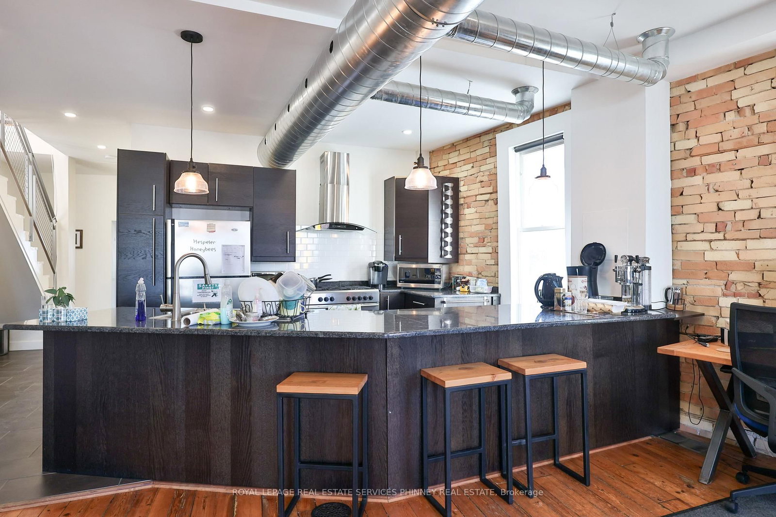 2 Queen Street E - Photo 12