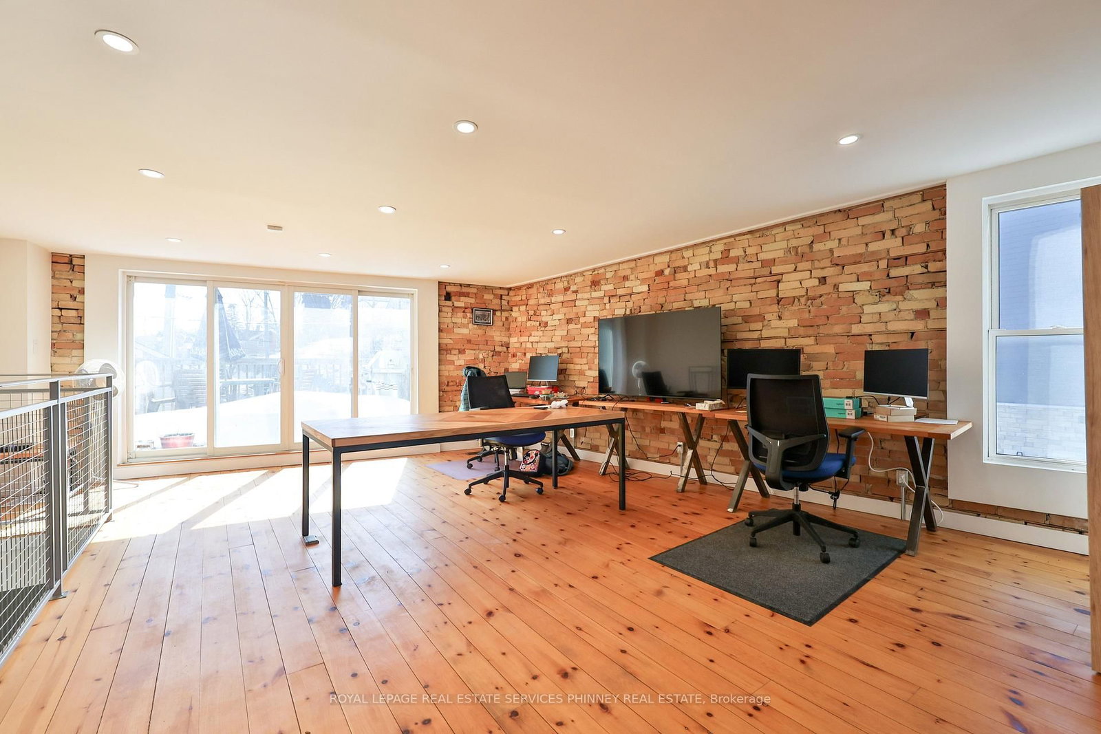 2 Queen Street E - Photo 19