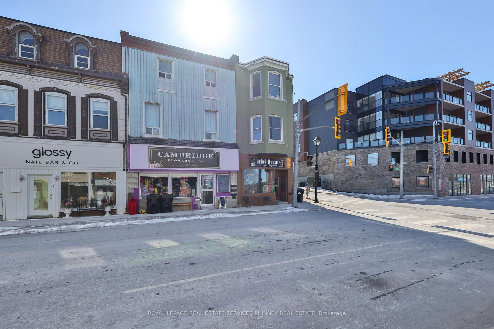 2 Queen Street E - Photo 3