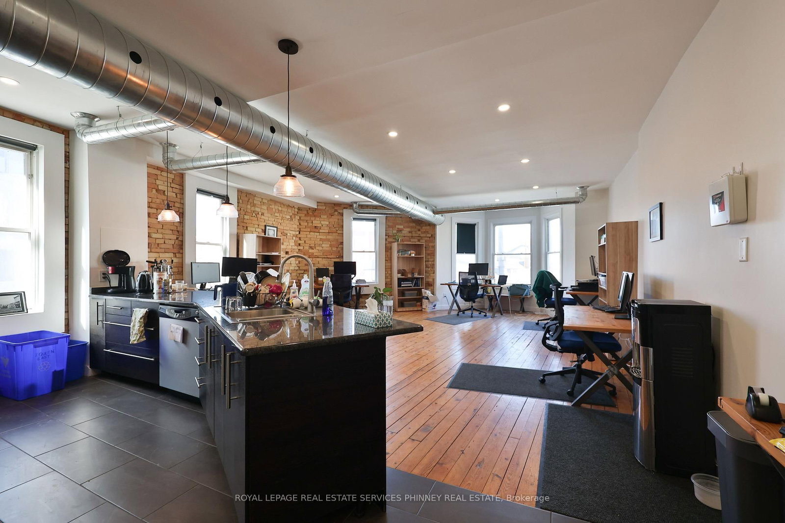 2 Queen Street E - Photo 9