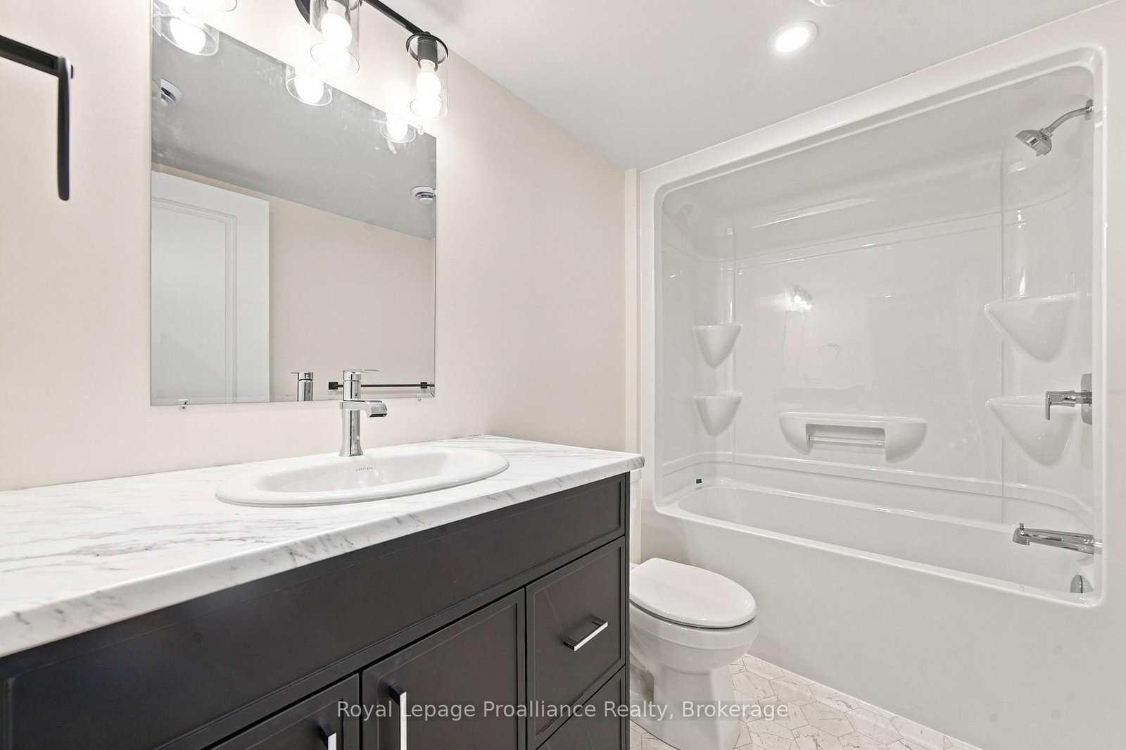 106 Hastings Park Drive • Belleville, ON photo 24