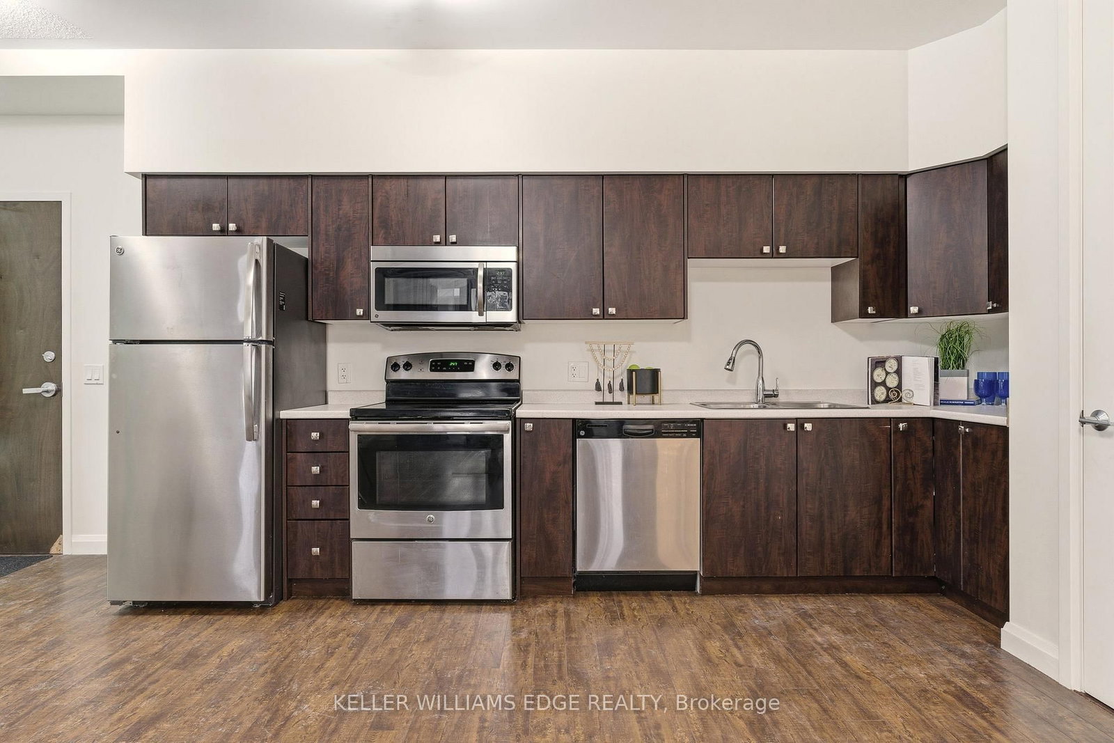 Condo for sale at 408-112 King Street, Hamilton, Ontario, L8N 1A8 - Beasley - MLS: X12848480