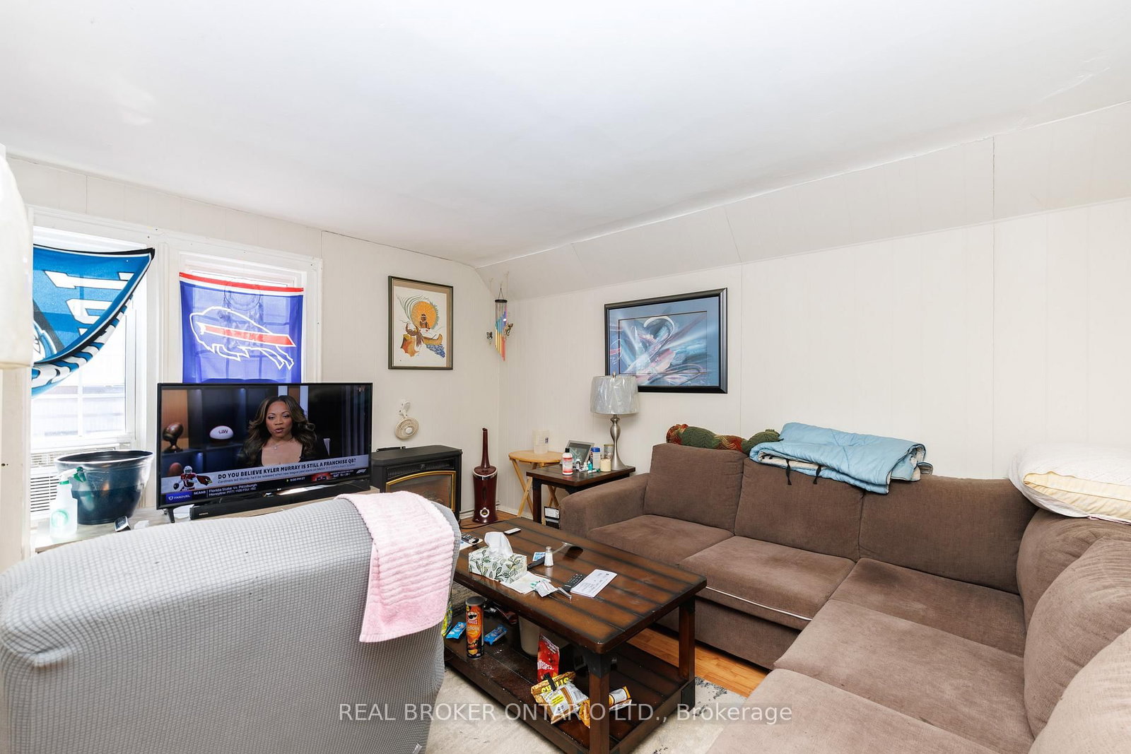 Semi-Detached House for sale at 242 Jarvis Street, Fort Erie, Ontario, L2A 2S5 - Central - MLS: X12848548