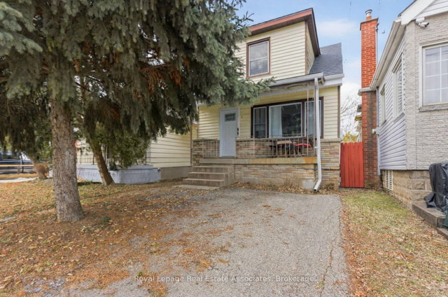 289 Strathearne Avenue