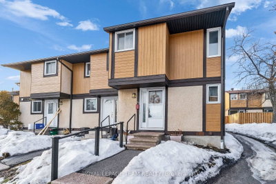 Townhouse sold at 61-3344 Uplands Drive, Ottawa, Ontario, K1V 9R9 - Hunt Club - MLS: X12848738
