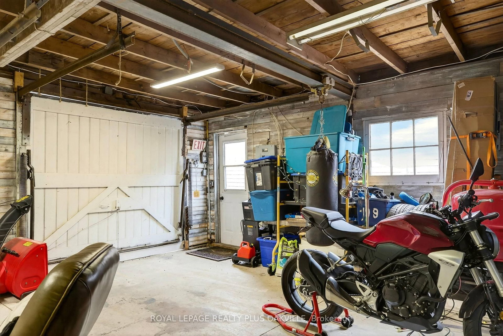 381 Elizabeth Street - Photo 48