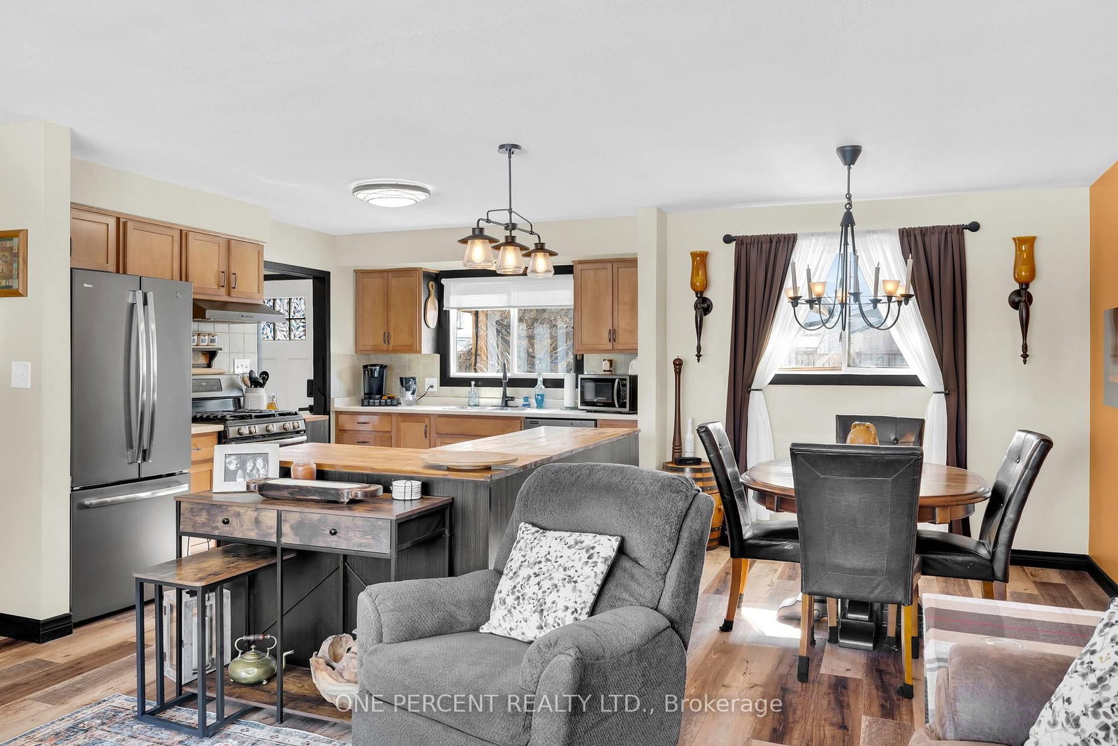 Listing Image 7