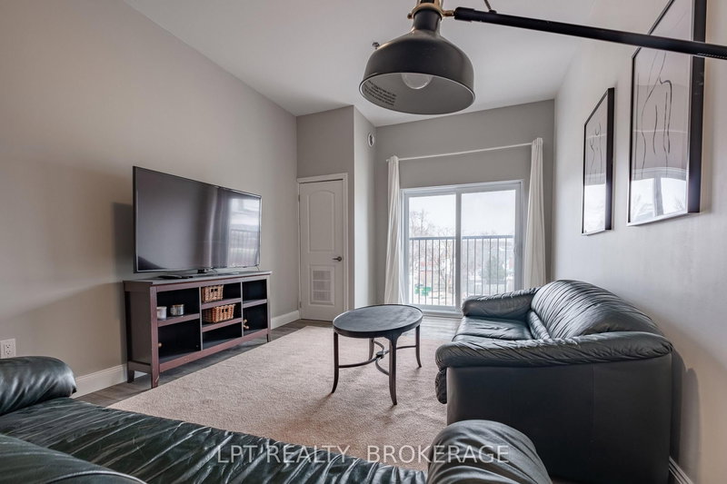 303 - 630 Princess St, Kingston, K7L 1E3 | Image 3