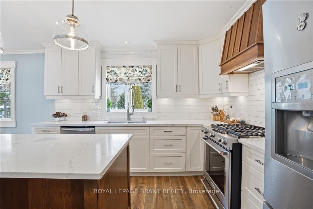 Detached House for sale at 25 Brian Drive, Brant, Ontario, N0E 1A0 - Burford - MLS: X12849534