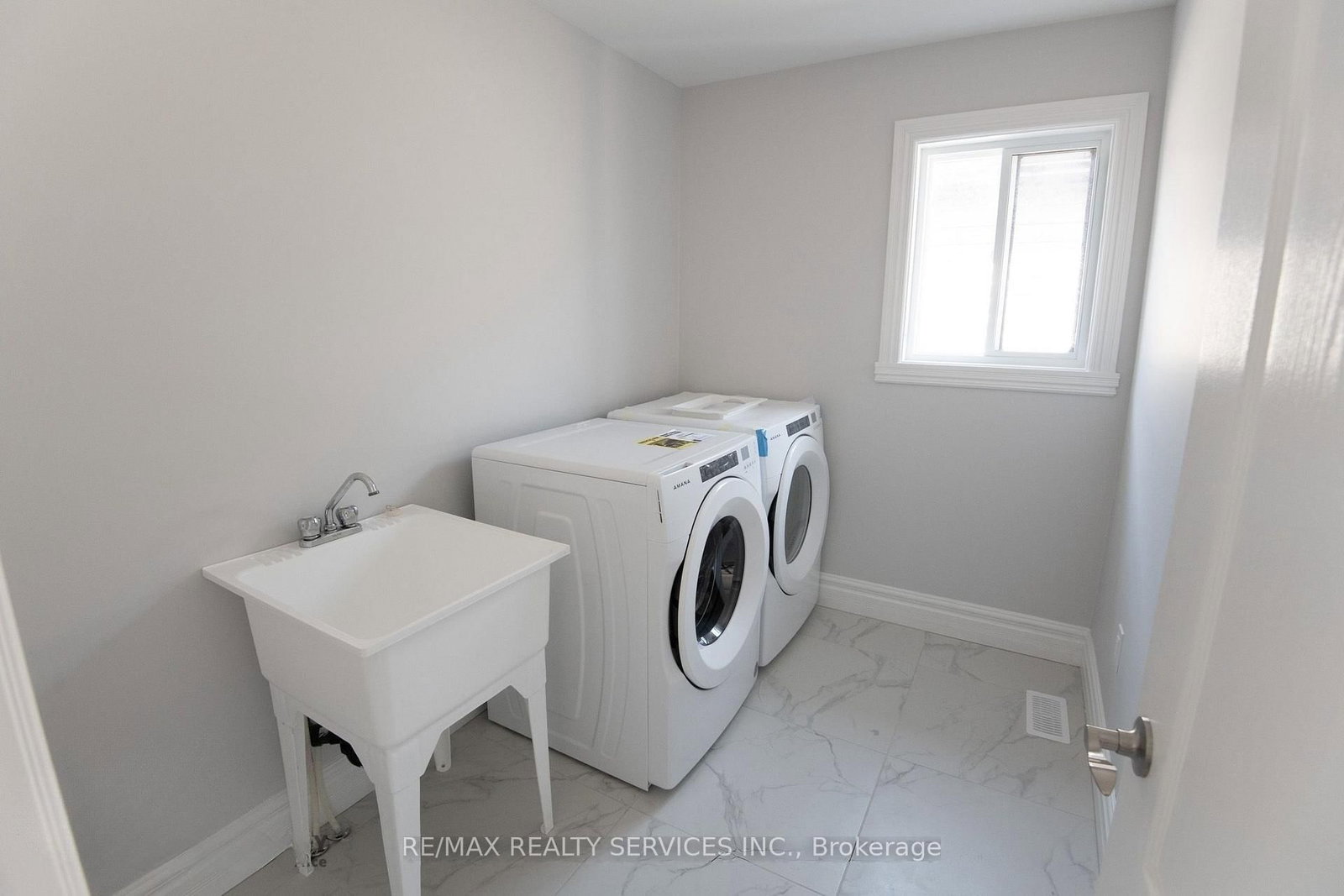 150 Tuscany Trail • Chatham-Kent, ON photo 16