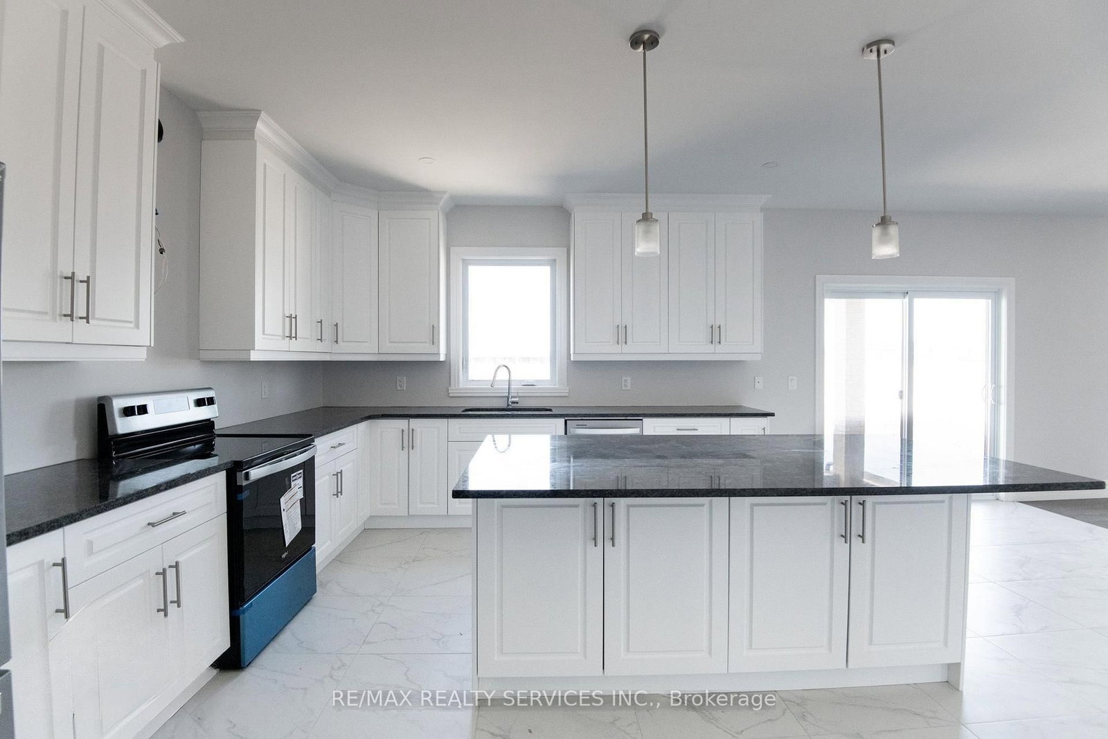 150 Tuscany Trail • Chatham-Kent, ON photo 9