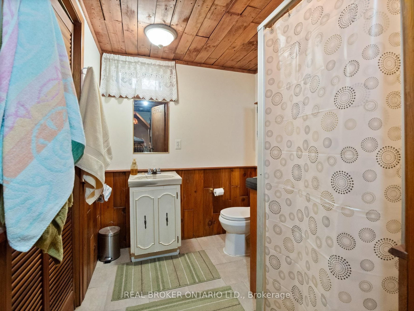 Detached House for sale at 20 Brackencrest Road, St. Catharines, Ontario, L2P 3K8 - Secord Woods - MLS: X12849650