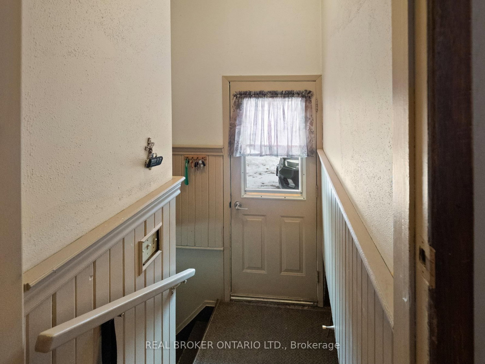 Detached House for sale at 20 Brackencrest Road, St. Catharines, Ontario, L2P 3K8 - Secord Woods - MLS: X12849650