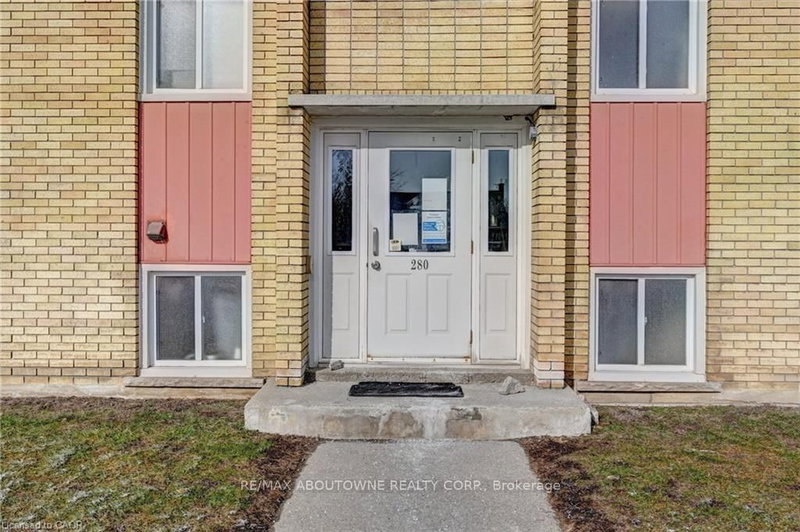 B5 - 280 Sydney St S, Kitchener, N2G 3V9 | Image 3