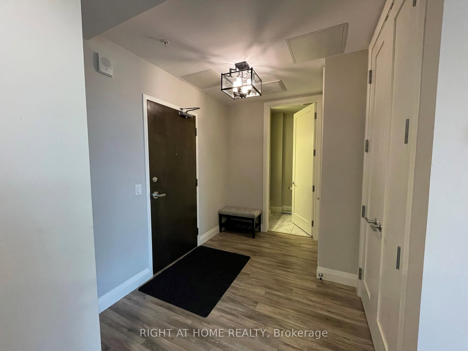 Condo for sale at 1015-118 King Street, Hamilton, Ontario, L8N 0A9 - Beasley - MLS: X12849896