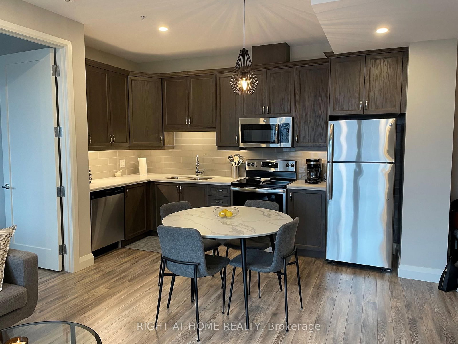 Condo for sale at 1015-118 King Street, Hamilton, Ontario, L8N 0A9 - Beasley - MLS: X12849896