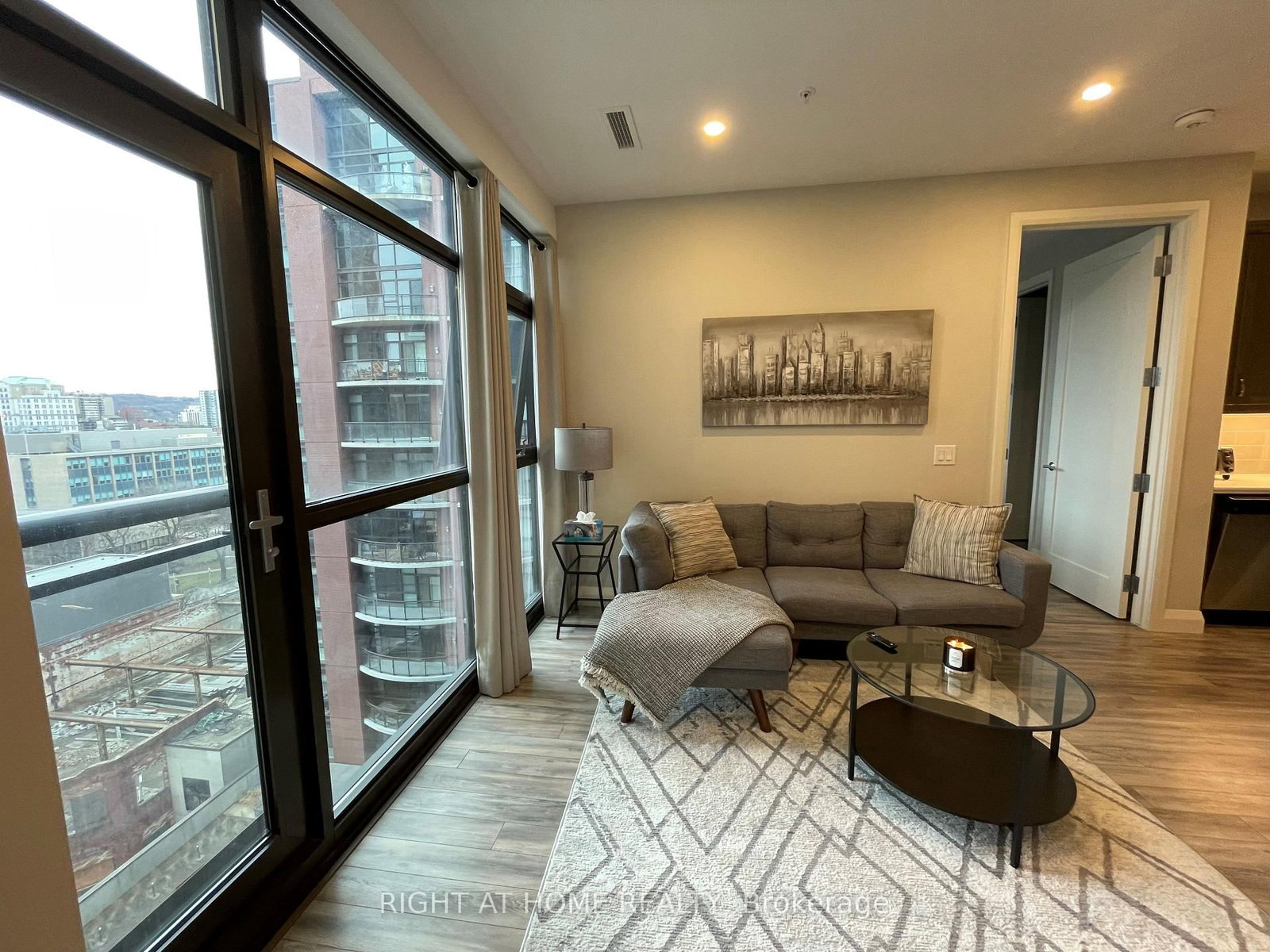 Condo for sale at 1015-118 King Street, Hamilton, Ontario, L8N 0A9 - Beasley - MLS: X12849896