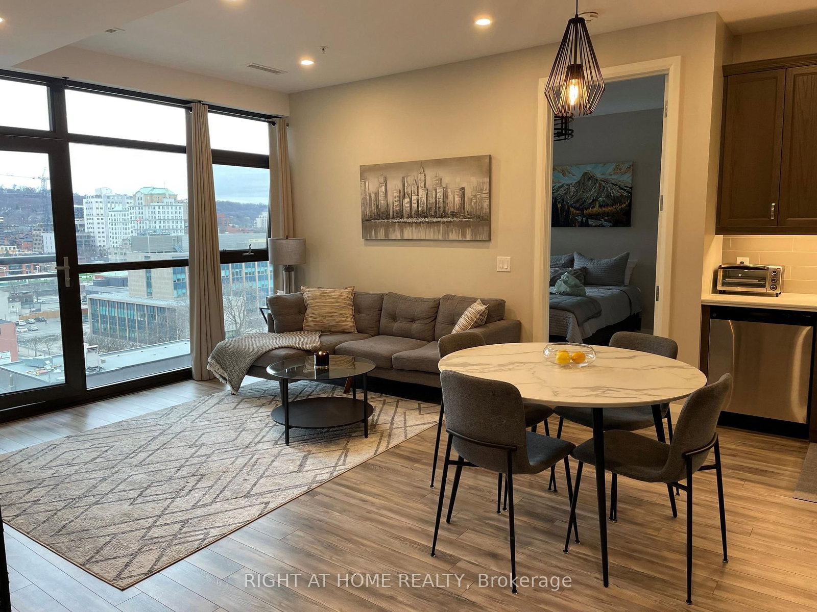 Condo for sale at 1015-118 King Street, Hamilton, Ontario, L8N 0A9 - Beasley - MLS: X12849896