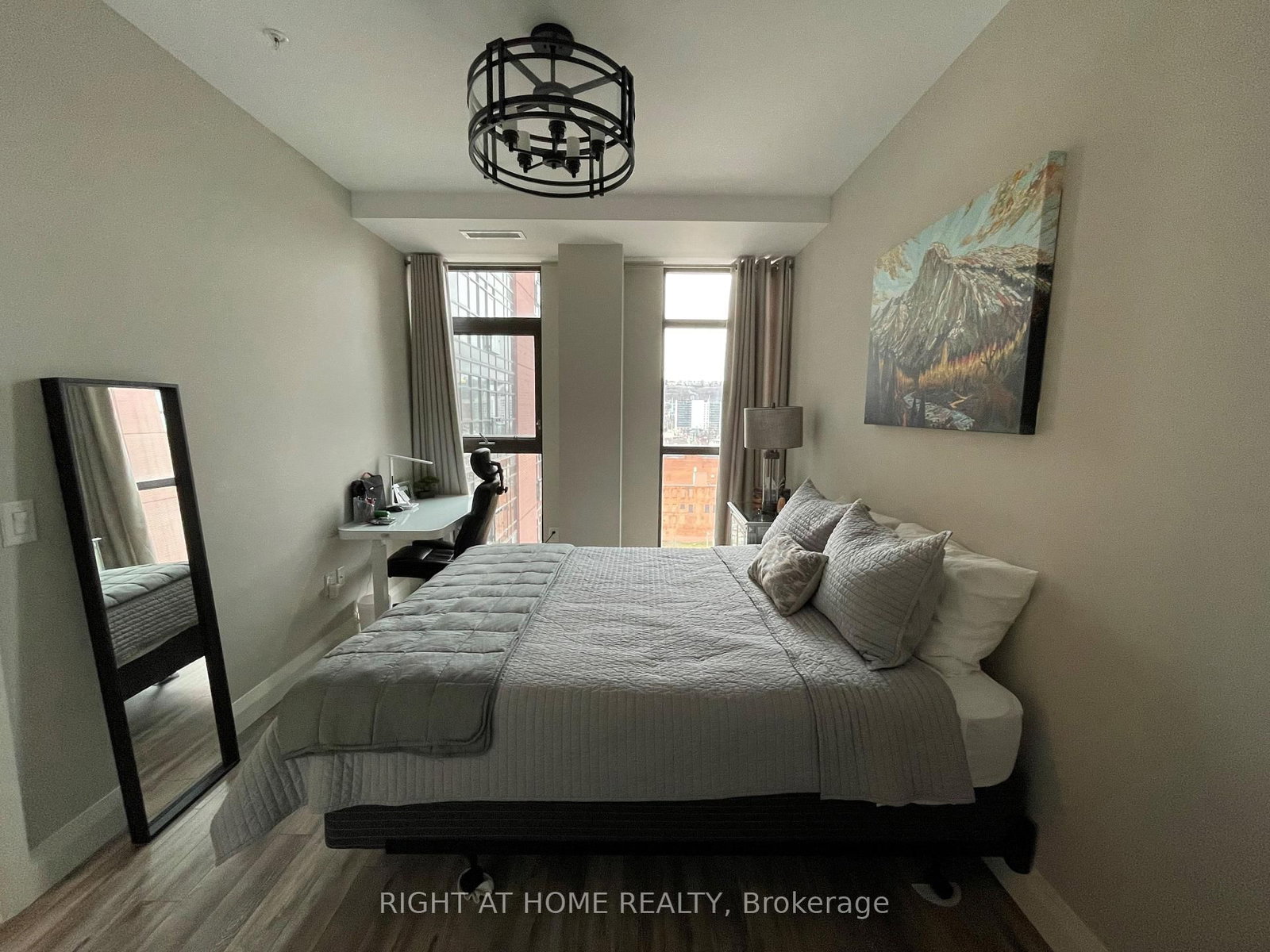 Condo for sale at 1015-118 King Street, Hamilton, Ontario, L8N 0A9 - Beasley - MLS: X12849896