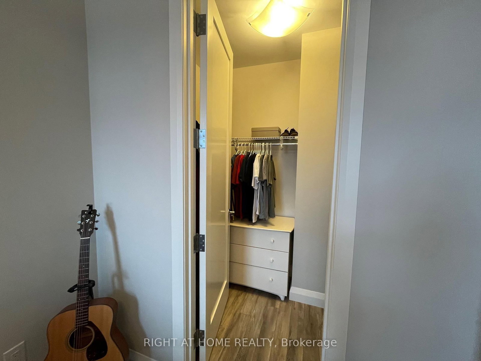 Condo for sale at 1015-118 King Street, Hamilton, Ontario, L8N 0A9 - Beasley - MLS: X12849896