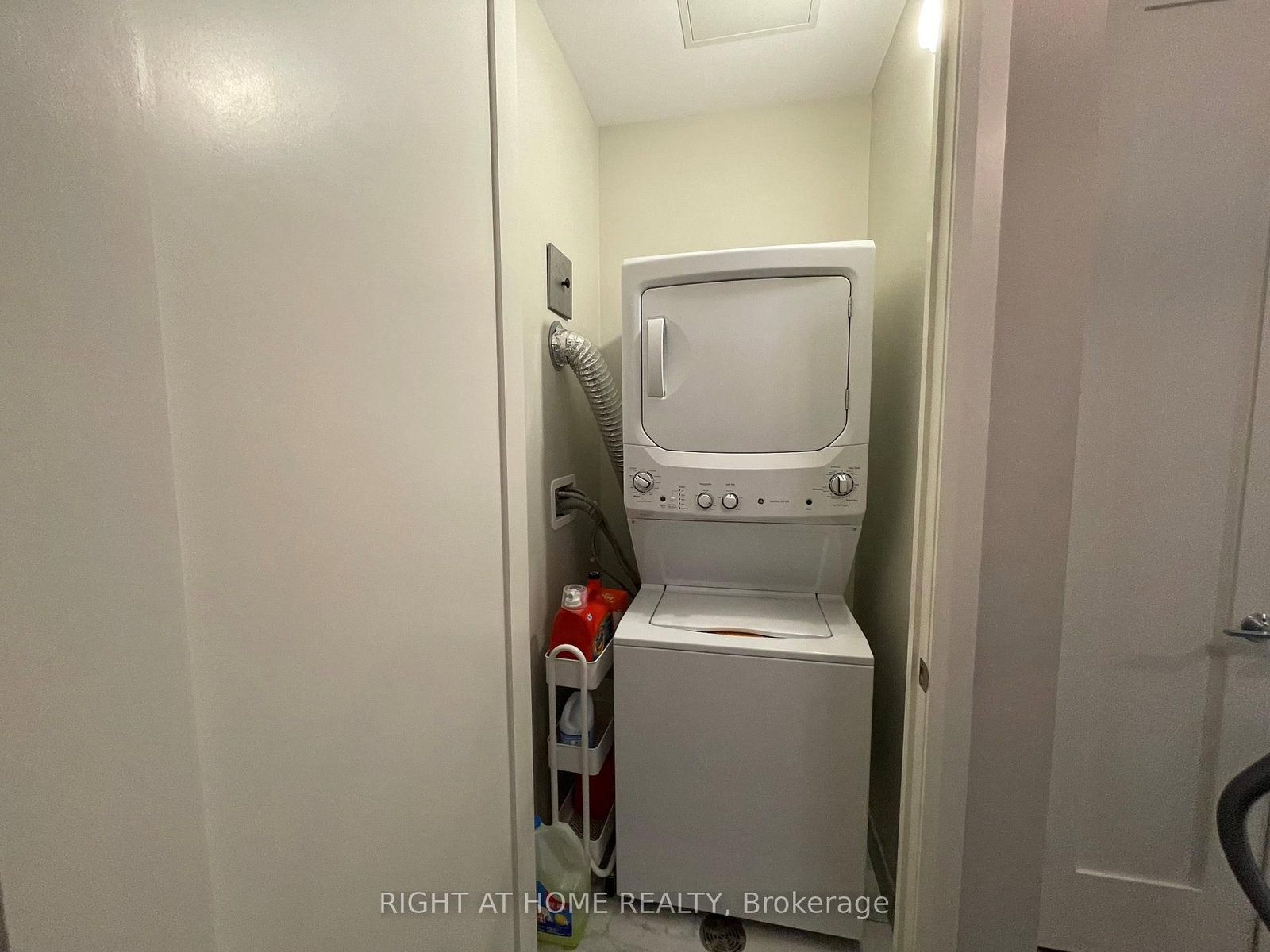 Condo for sale at 1015-118 King Street, Hamilton, Ontario, L8N 0A9 - Beasley - MLS: X12849896