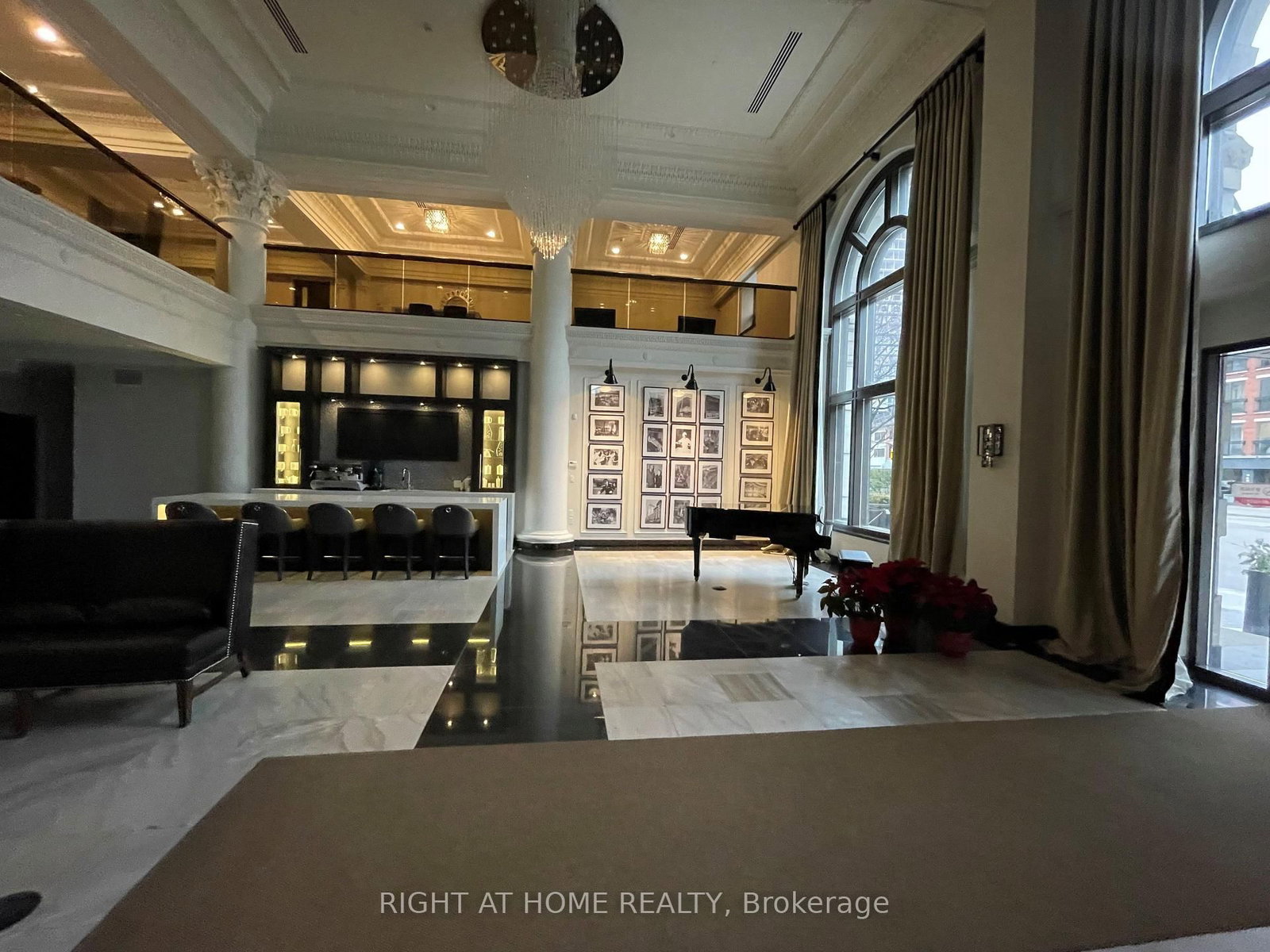 Condo for sale at 1015-118 King Street, Hamilton, Ontario, L8N 0A9 - Beasley - MLS: X12849896