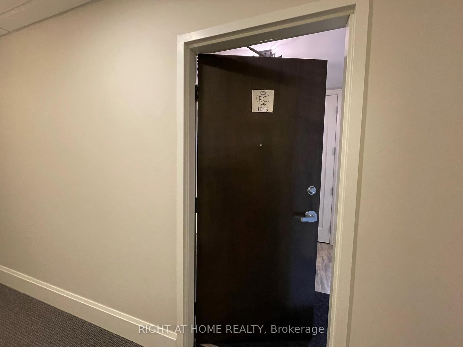 Condo for sale at 1015-118 King Street, Hamilton, Ontario, L8N 0A9 - Beasley - MLS: X12849896