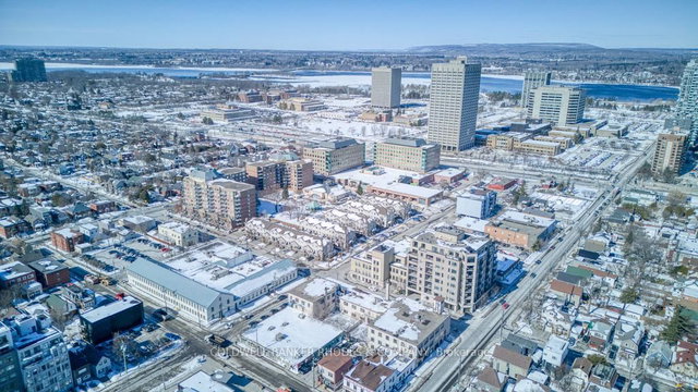 401 - 320 Parkdale Avenue