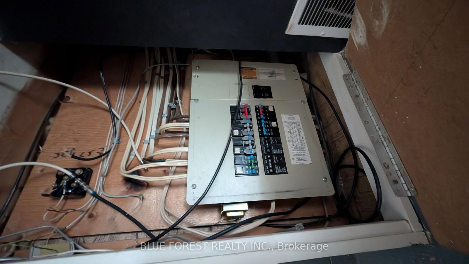 Townhouse for sale at 20-253 Taylor Street, London East, Ontario, N5Y 2J6 - East C - MLS: X12850066